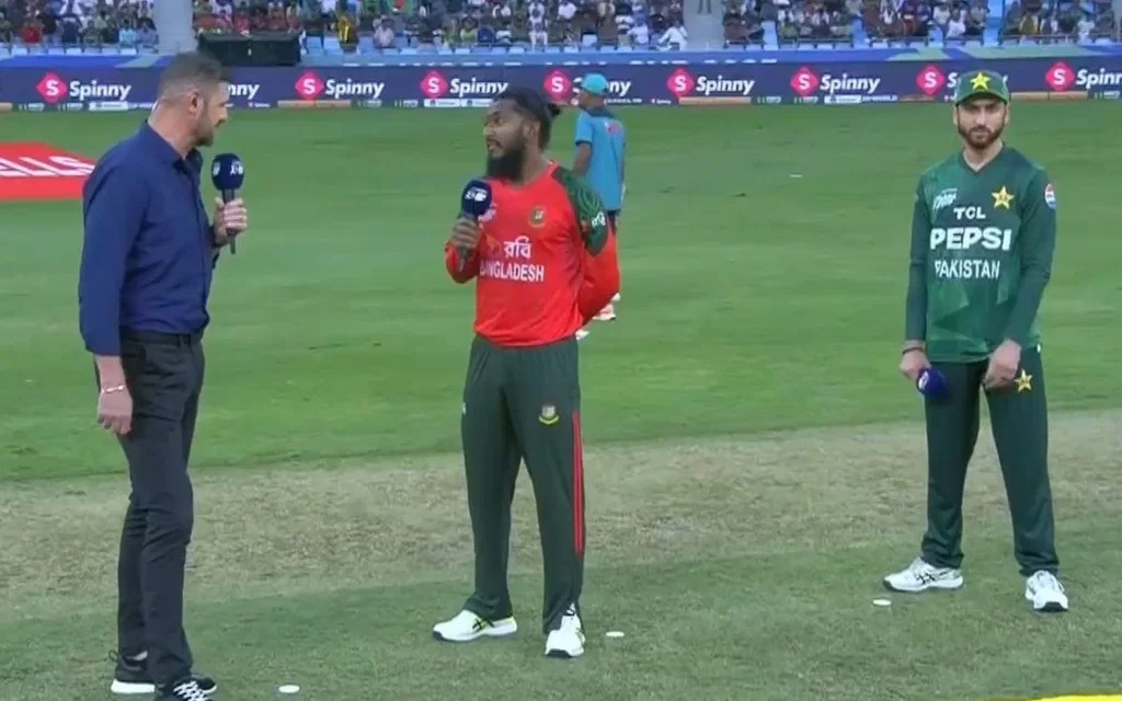 Pakistan vs Bangladesh toss (Source:@WWakas/X.com)