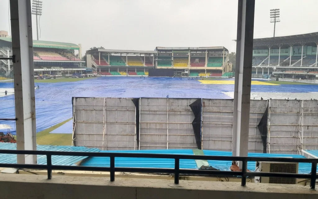 Weather update in Green Park Stadium - (Source: @AbhishekSainii/X.com)