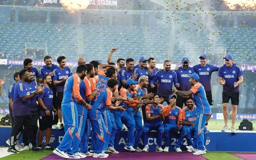 ACC remains clueless; Asks full members to decide the fate of the Asia Cup trophy: Report