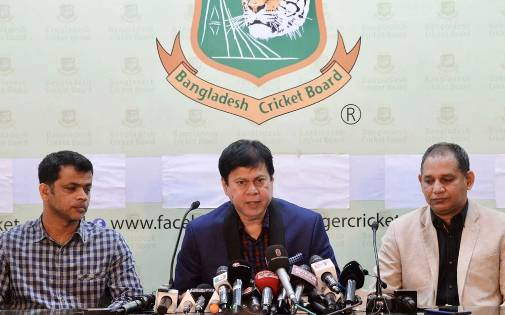 Abdur Razzak (extreme left) with BCB bosses [Source: AFP]