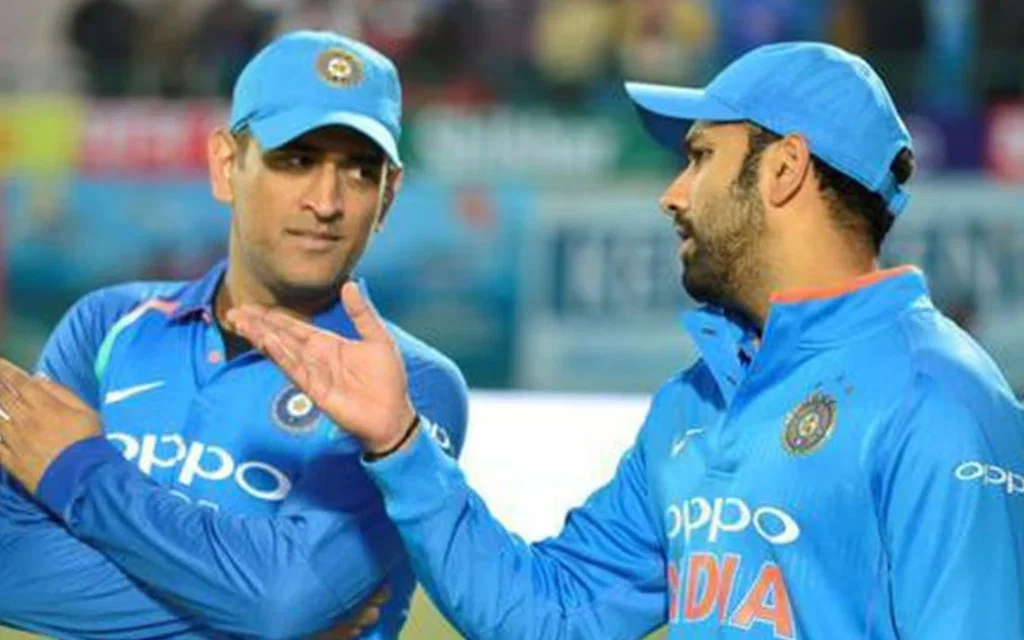 MS Dhoni and Rohit Sharma [Source: @vishal_heeran/X.com]