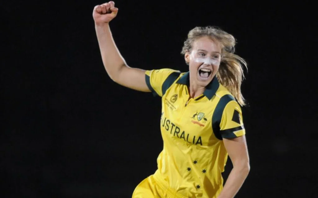 Ellyse Perry's Brilliant In 2010 Women's T20 World Cup Final (Source: @lav_narayanan/x.com)