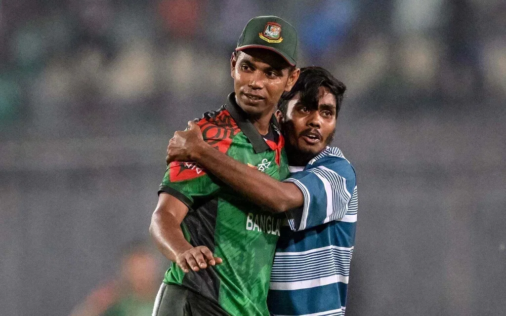 Bangladesh fan enters field [Source: AFP Photos]
