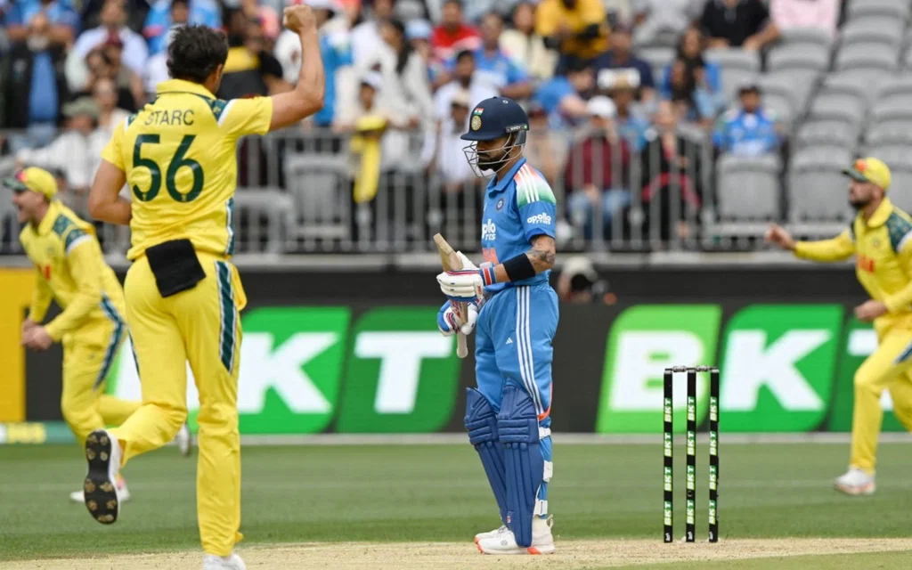 Virat Kohli after losing wicket vs Starc (Source: AFP)
