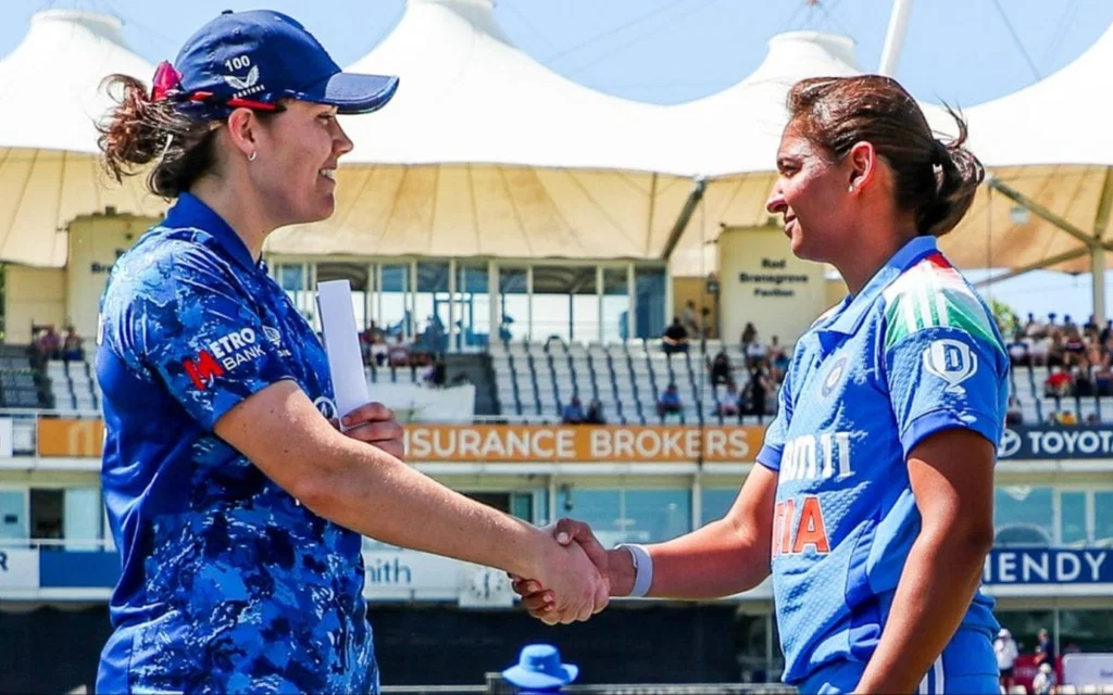 Brunt and Harmanpreet Kaur (Source:@cricketnext/X.com)