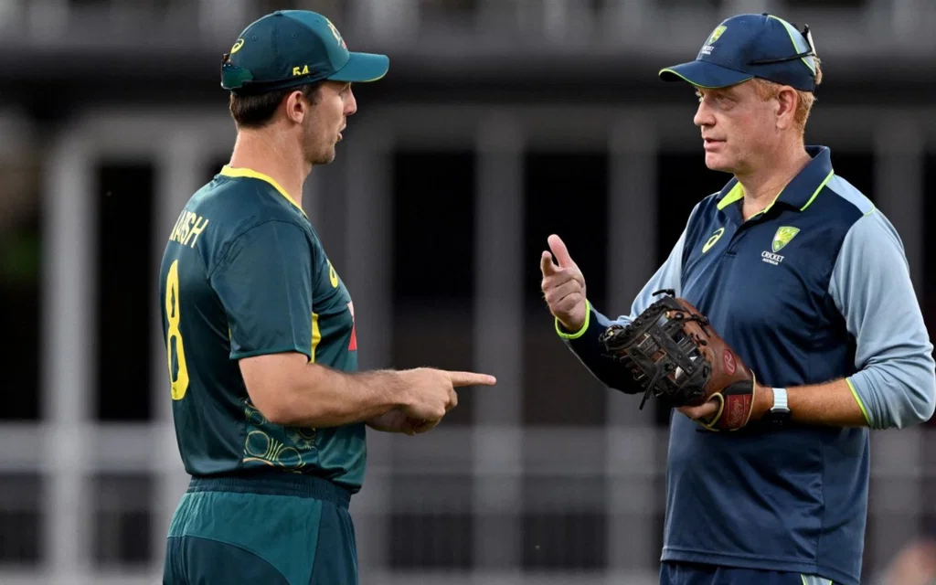 Andrew McDoanld in conversation with Marsh - (Source: AFP)