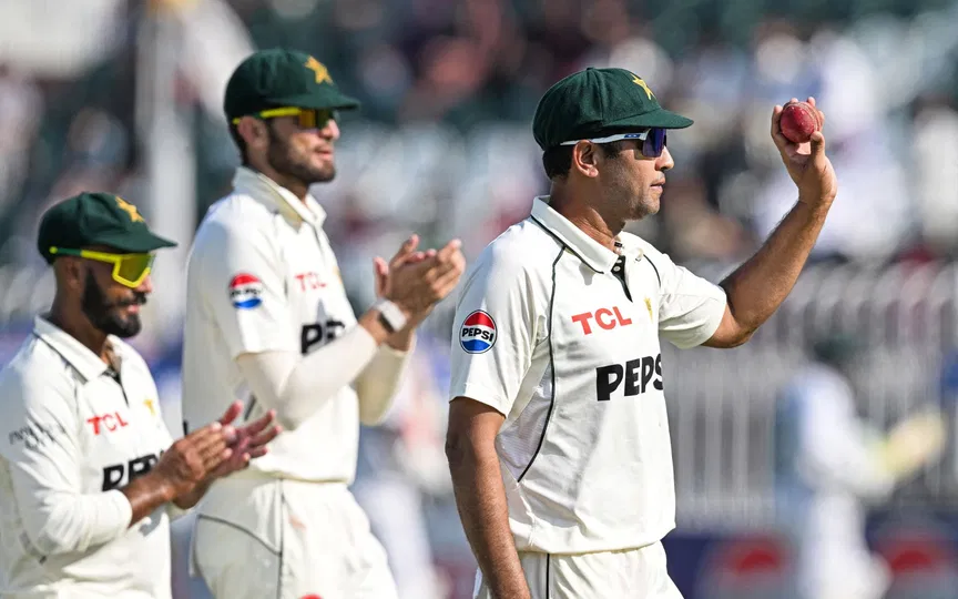 Asif Afridi picks 6, but South Africa claw back with a disturbing final wicket stand on Day 3
