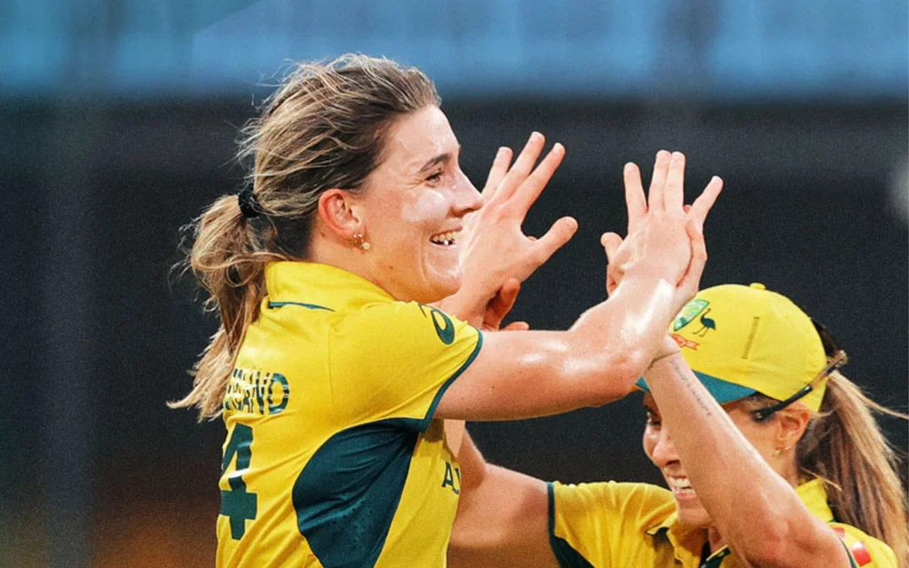 Australia Women thump England in Women's World Cup 2025 [Source: @AusWomenCricket/x]
