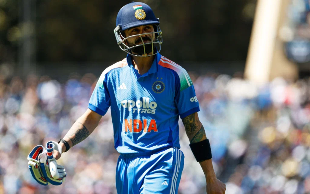 Virat Kohli on the way back to pavilion (Source: AP) 