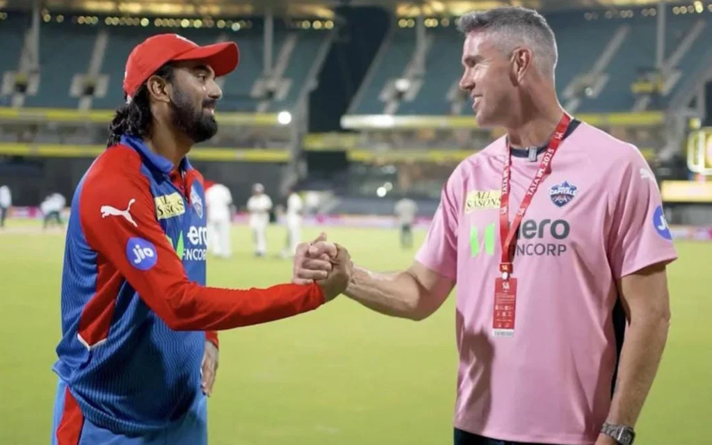 KL Rahul with Kevin Pietersen (Source: @CricCrazyJohns/x.com)