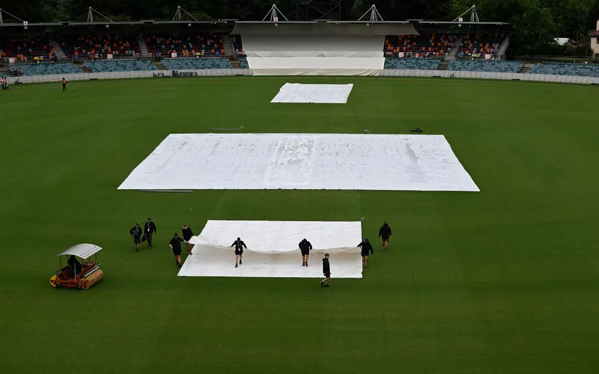 IND vs AUS पहले T20I में बारिश ने डाली बाधा (Source: AFP Photos)