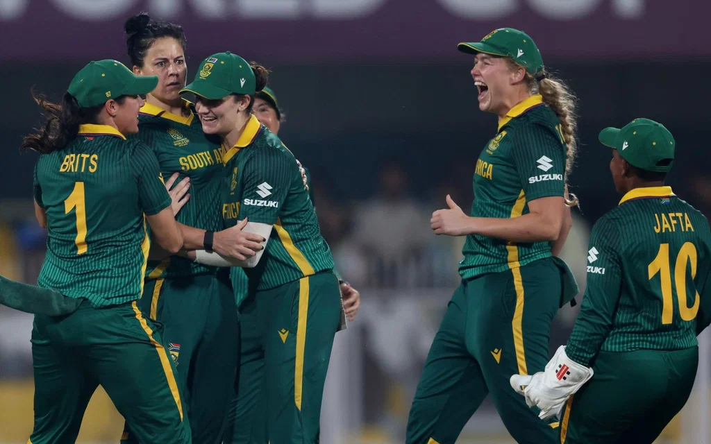 South Africa Women players rallying around Laura Wolvaardt [Source: @ProteasWomenCSA/x]