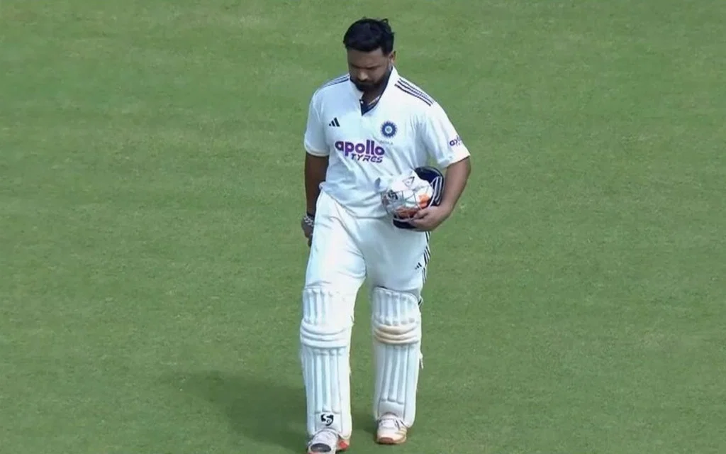 Rishabh Pant goes for 90 [Source: @mufaddal_vohra/x]