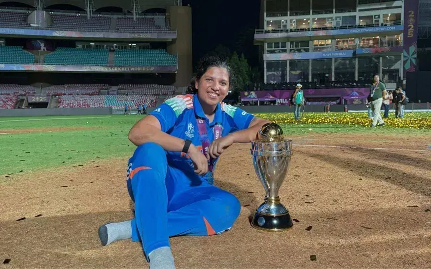 Richa Ghosh with Women's ODI World Cup 2025 [Source: X/13richaghosh]