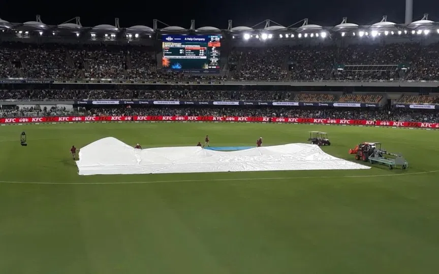 IND Vs AUS मैच रोका गया [Source: @EatDrinkCricket/x.com]
