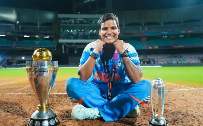 दीप्ति शर्मा [Source: @CricCrazyJohns/x]