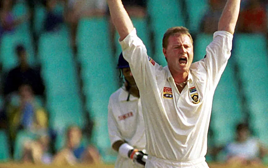 Lance Klusener silences Kolkata crowd with a remarkable 8/64 spell (Source: AFP Photos)