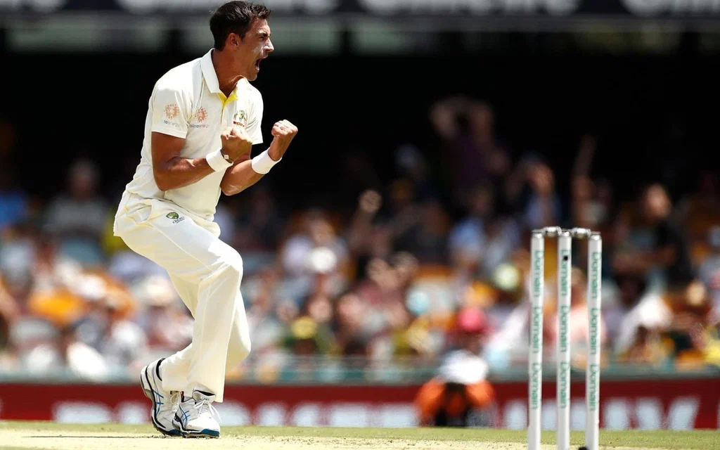 Starc troubles in his first Ashes Test in 2013 (Source: @rafi4999/x.com)