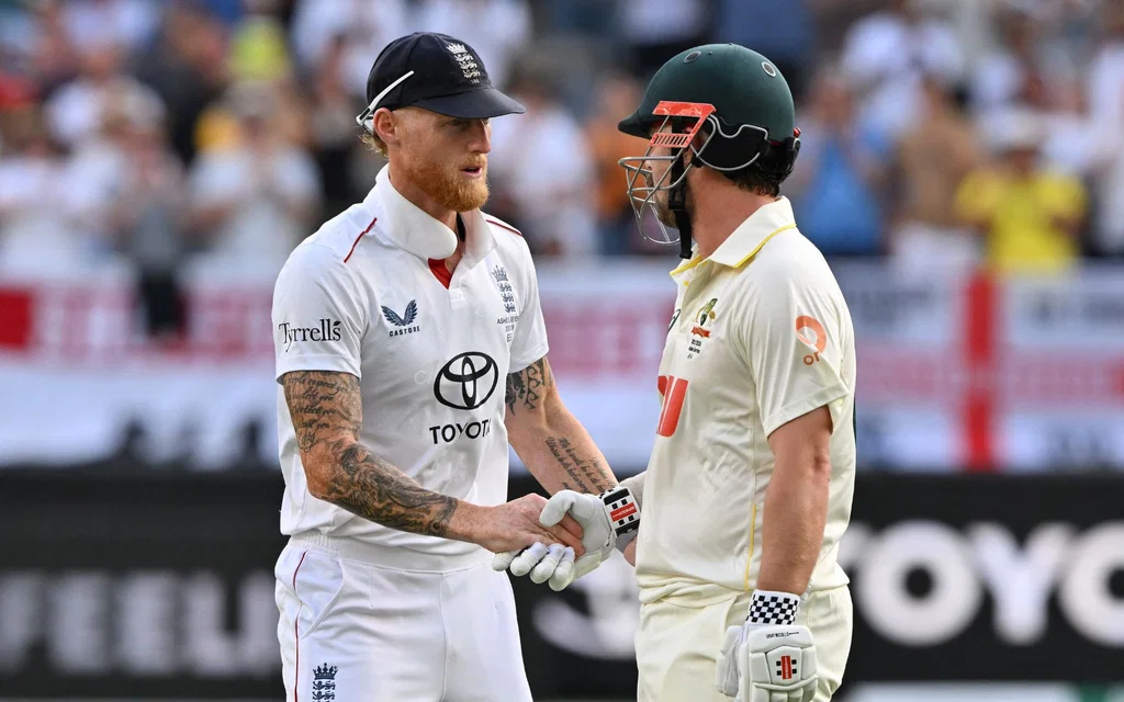 Ben Stokes congratulating Travis Head (Source: AFP Photos)