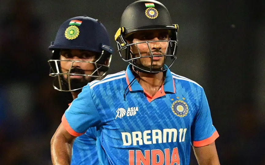 शुभमन गिल और केएल राहुल - (AFP)