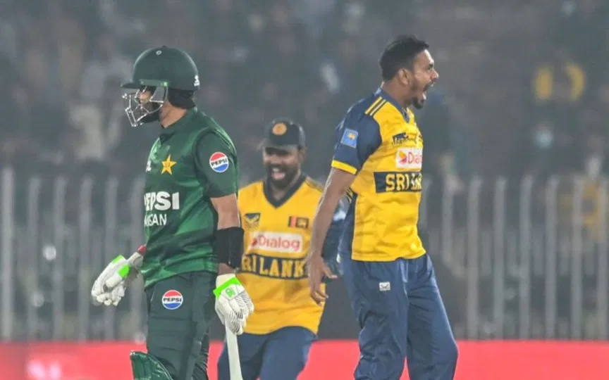 Chameera steals the show as Sri Lanka clinch a thriller vs Pakistan to reach tri-Series final