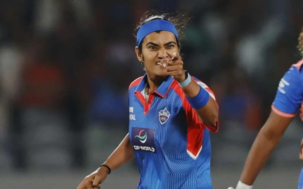 Shikha Pandey shares honest reaction on WPL auction [Source: @SportsDigestHi/X.com]