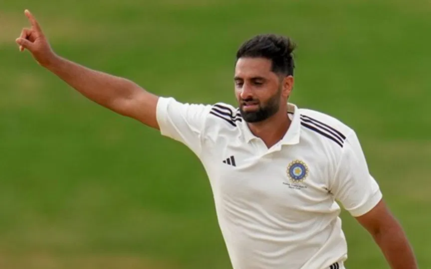 आक़िब नबी - (X)