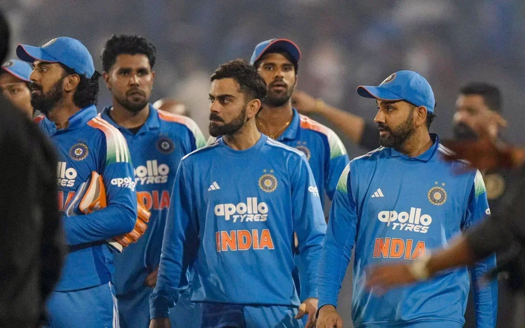 India lost the 2nd ODI by 4 wickets [Source: PTI]