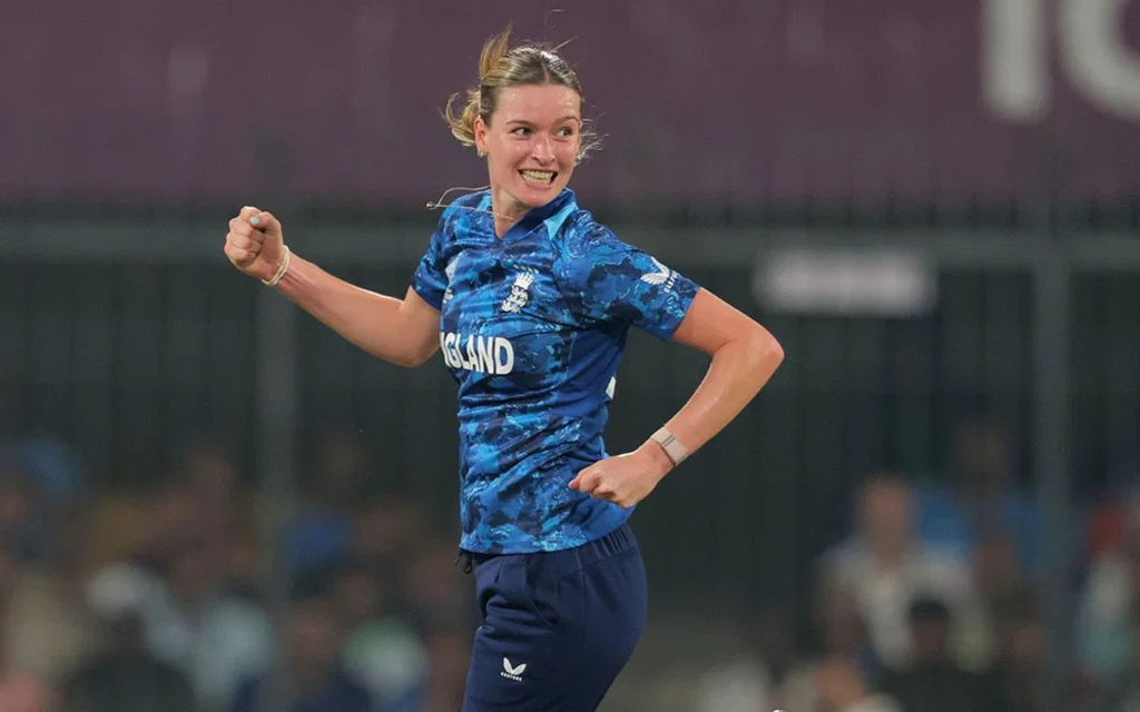 Lauren Bell. [Source - @hantscricket/x.com]