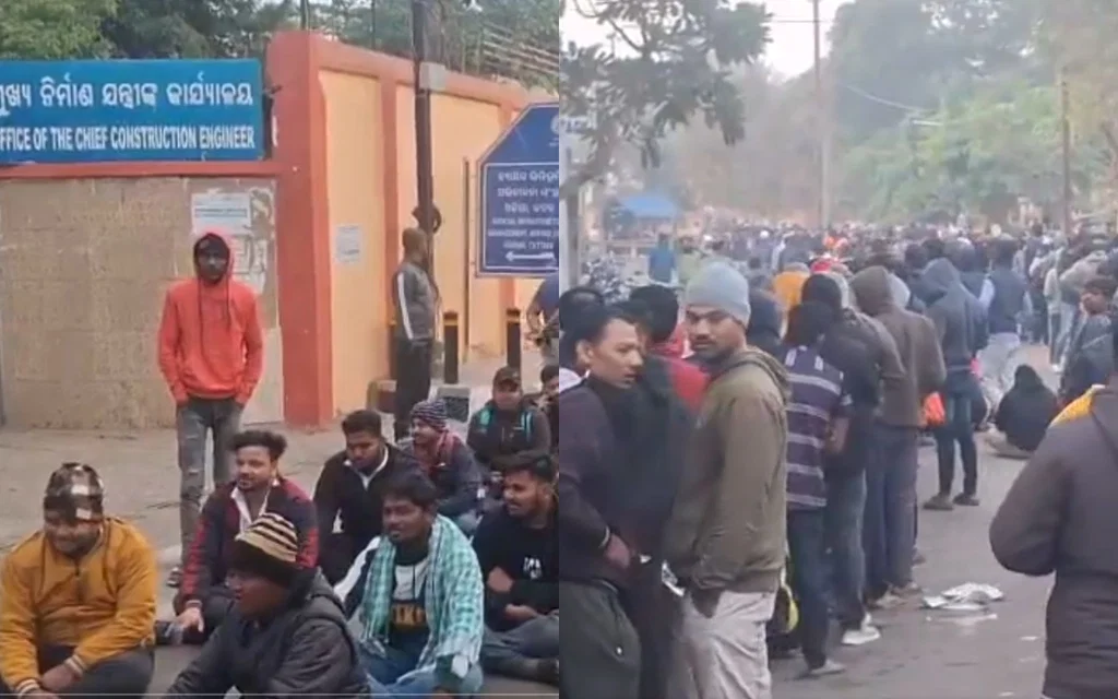 Long queue for ticket for the first T20I (Source: @News18Odia/x.com)