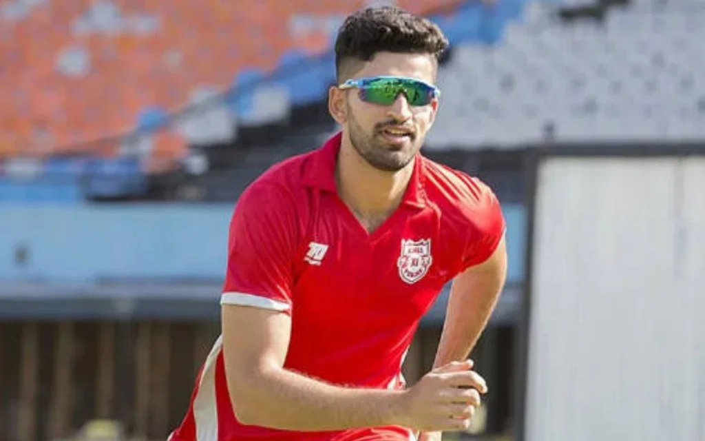 Bizzare bowling performance of Agnivesh Ayachi (Source:@IPL/x.com)