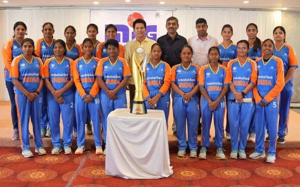 Sachin Tendulkar with India Blind Women's team (Source: @RevSportzGlobal/x.com)