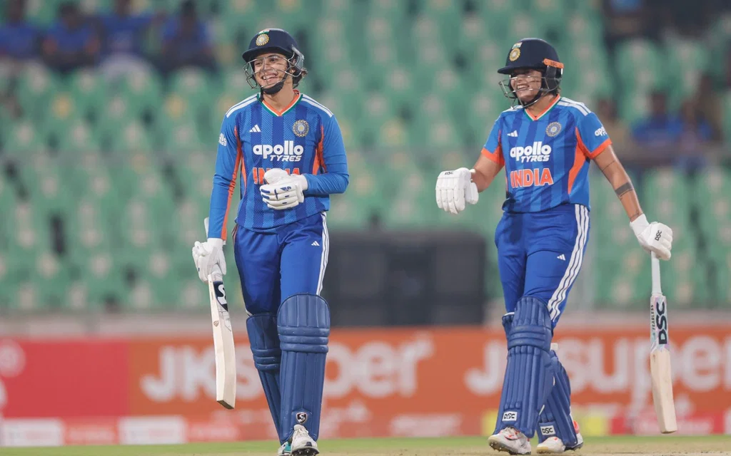 Smriti Mandhana scores 10000 international runs [Source: @Rajiv1841/x.com]