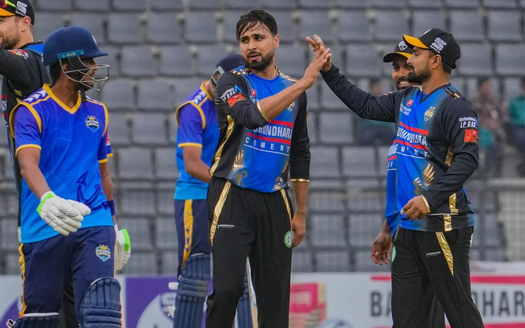 Faheem Ashraf celebrating a wicket in BPL 2025-26 [Source: @BCBtigers/x]