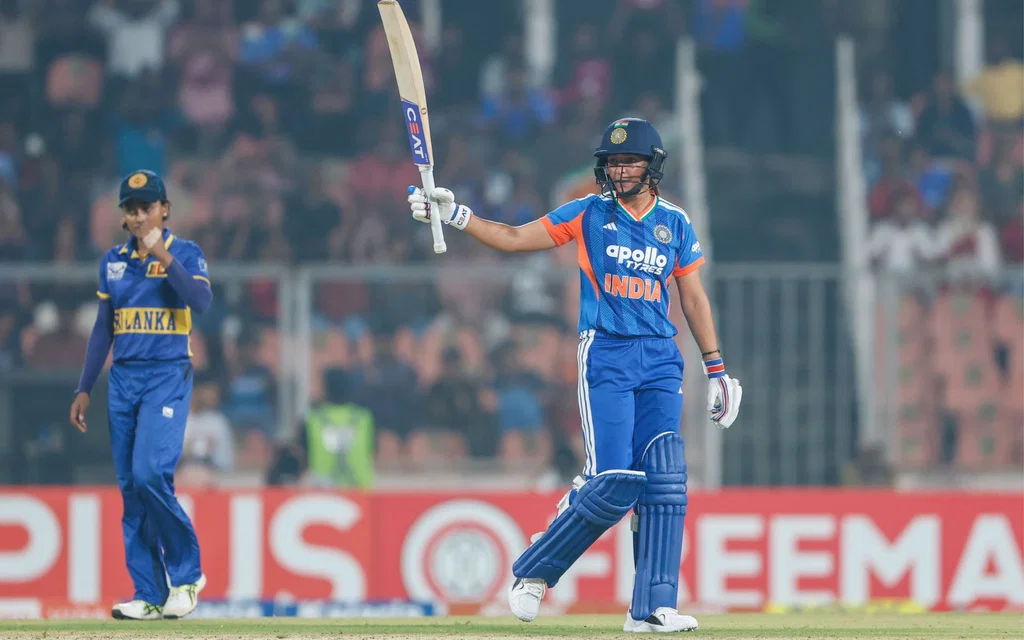 Harmanpreet Kaur celebrating her fifty [Source: @BCCIWomen/x]