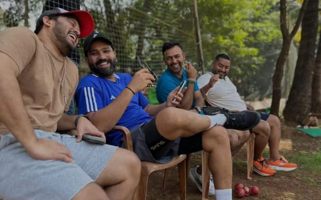 Rohit Sharma spends Sunday with friends [Source: @CricCrazyJohns/X.com]