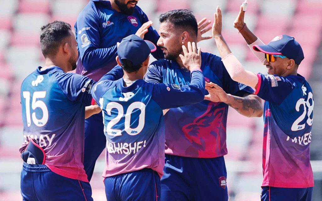 Rajan Kumar (C)with his teammates (Source: X)