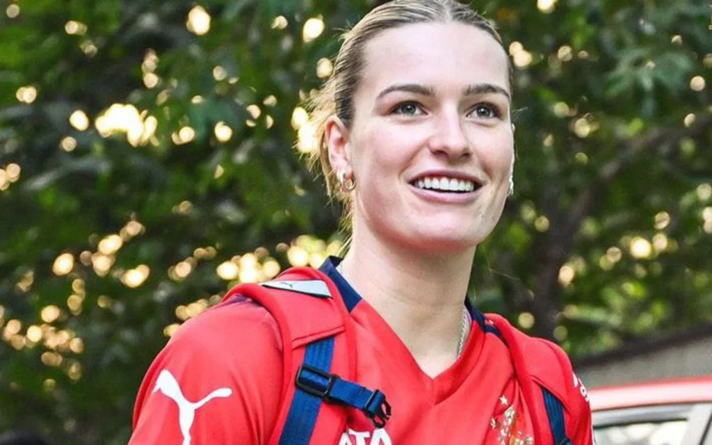 Lauren Bell reveals RCB secrets (Source: @fcRCBtweets/x.com)