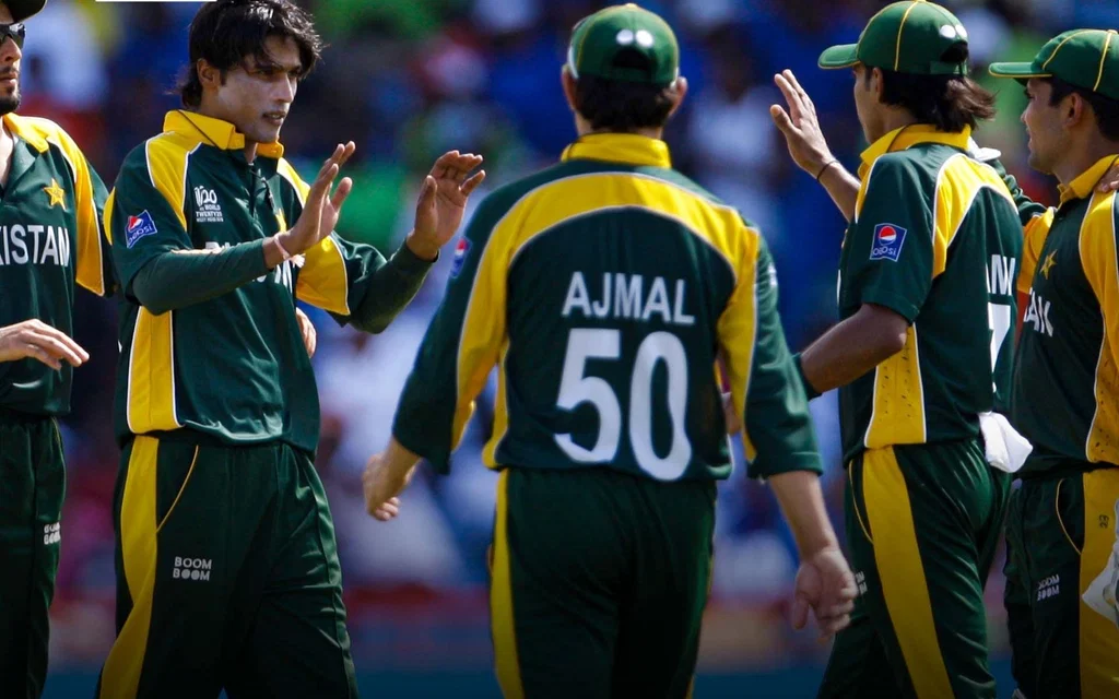 Australia's final over slump in T20 World Cup 2010 (Source: @SkyCricket/x.com)