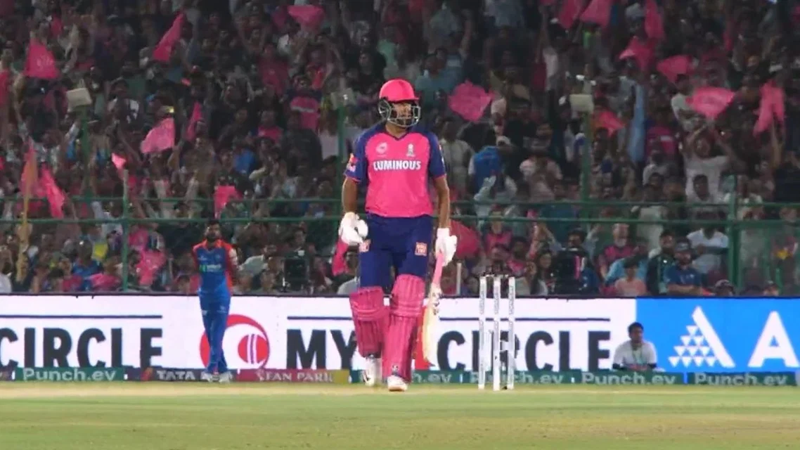 Ashwin walks away on retired-out in IPL 2022 (Source: @CricCrazyJohns/x.com)