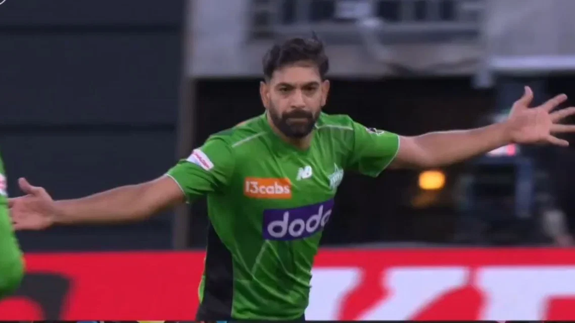 Haris Rauf dismissed Josh Inglis for 1(9) [Source: BBL/X.com]