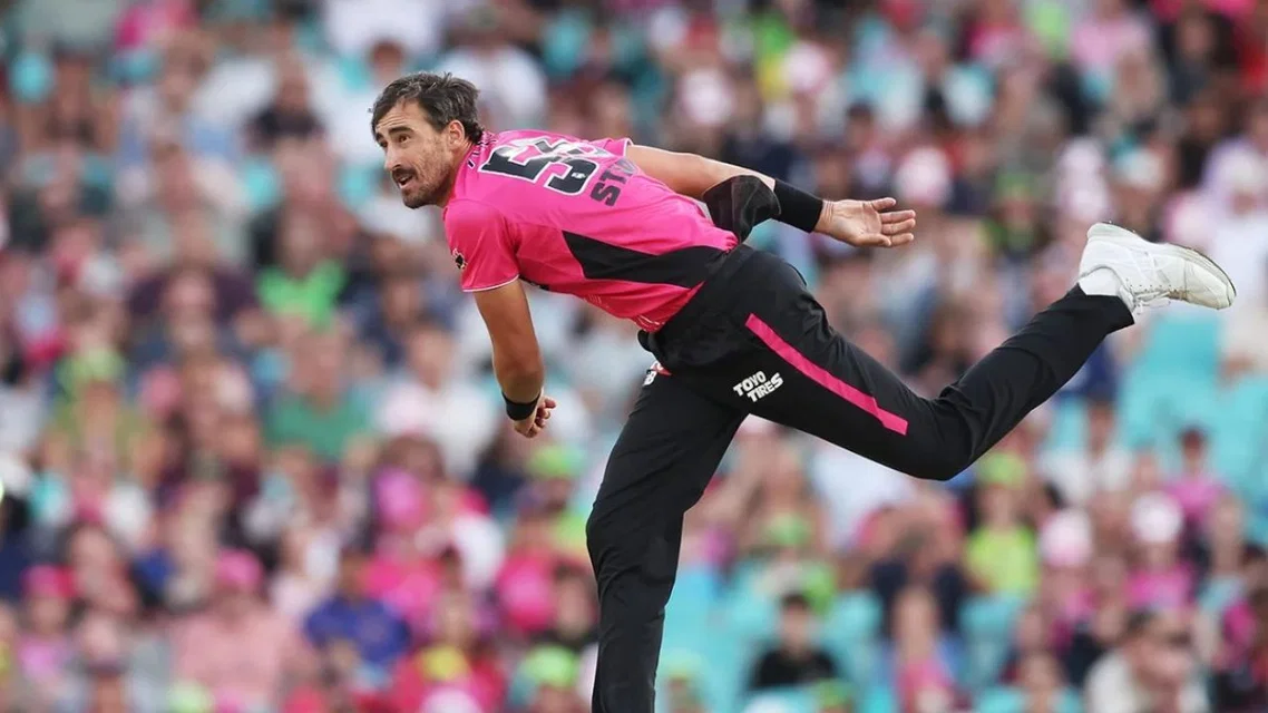 Mitchell Starc hurt his shoulder while playing for Sixers in BBL [Image Credits: X]