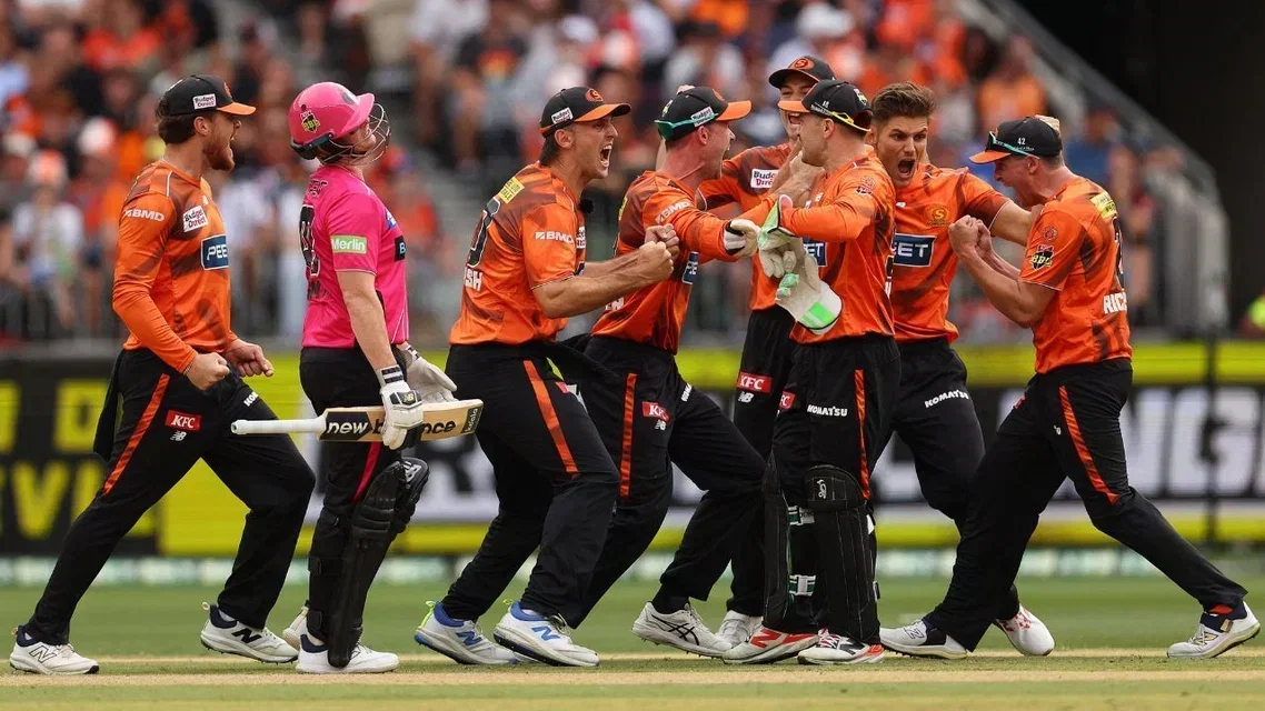 Perth Scorchers celebrating a Sixers wicket in BBL 2025-26 final [Source: @ScorchersBBL/x]