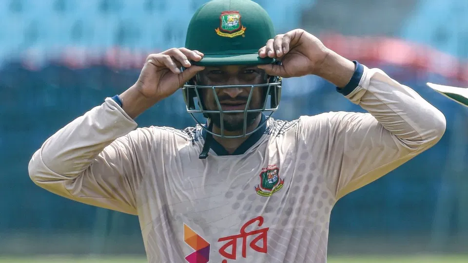 शाकिब अल हसन बीसीबी के साथ बातचीत कर रहे हैं [स्रोत: एएफपी]