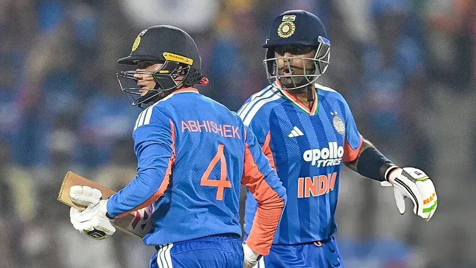 सूर्यकुमार यादव और अभिषेक शर्मा (Source: @CricCrazyJohns/x.com)