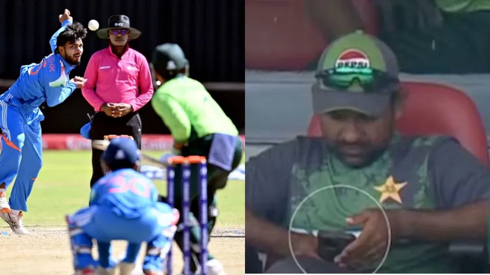 भारत U19 बनाम पाकिस्तान U19 (L) और सरफराज अहमद फ़ोन (R) का उपयोग कर रहे हैं (स्रोत: AFP)