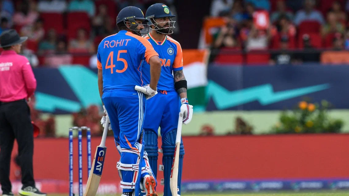 Rohit Sharma (L) and Virat Kohli (R) (Source: AFP)&nbsp;