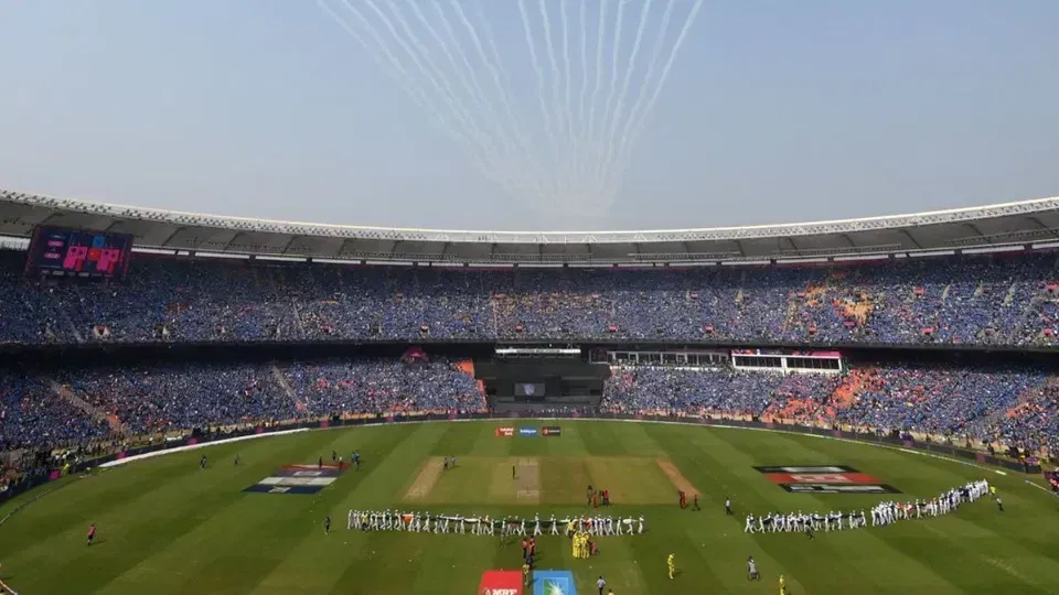 नरेंद्र मोदी स्टेडियम [X]