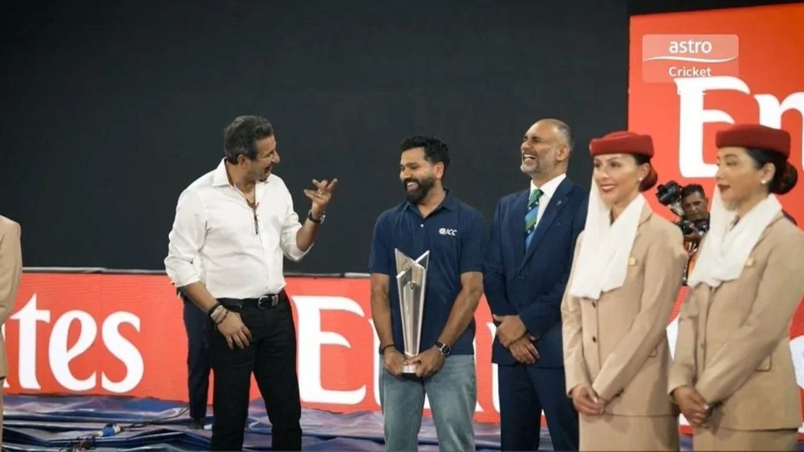 Rohit Sharma walked out with trophy with Wasim Akram. [Source - @indiansports31/x.com]