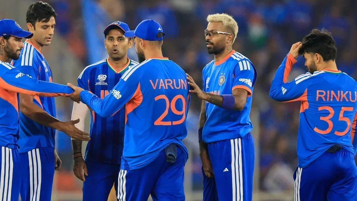 Hardik Pandya with teammates [Source: @BCCI/x]